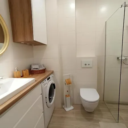 Apartamenty Wrzesnia شقة *
