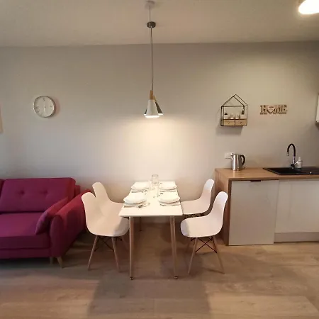 شقة Apartamenty Wrzesnia Września