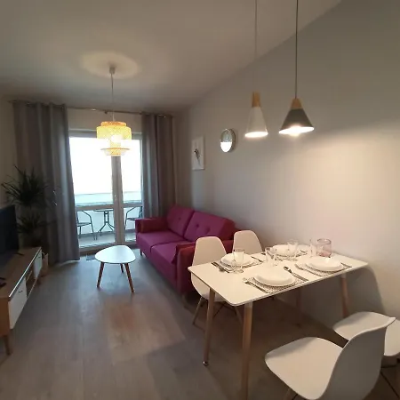 شقة Apartamenty Wrzesnia *