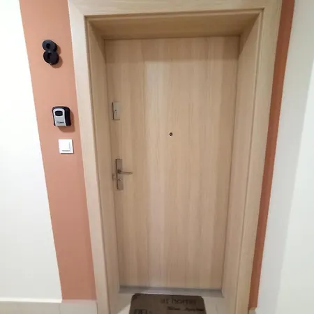 Apartamenty Wrzesnia شقة *